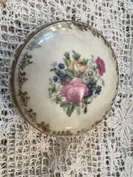 Antiguo y fino alhajero en porcelana  Limoge