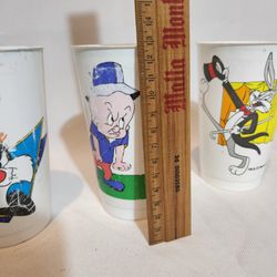 Lote de 3 vasos antiguos coleccionables Lonney Toons (Mirinda y Pepsi)