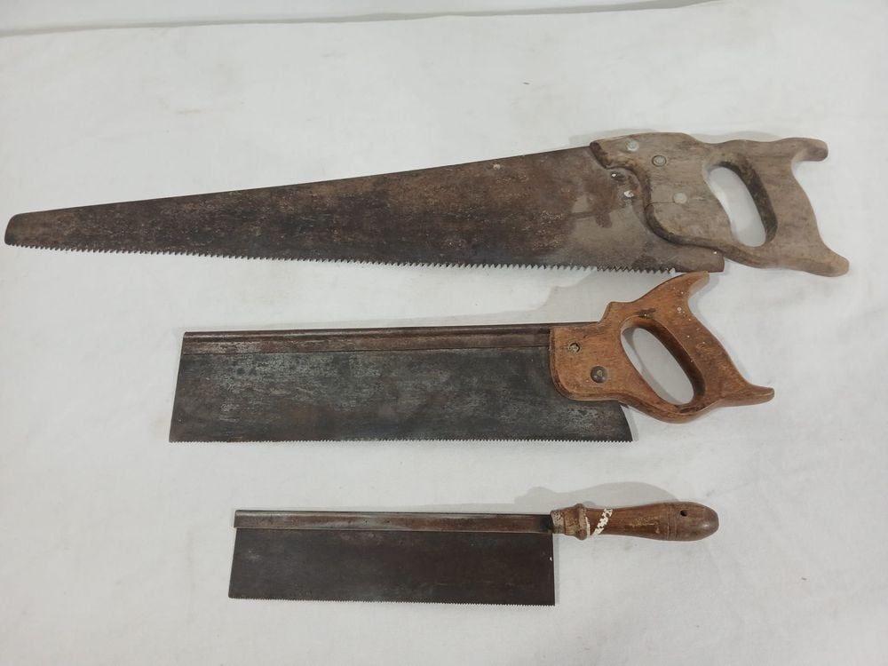 Lote de 3 Serruchos Antiguos de Carpintería