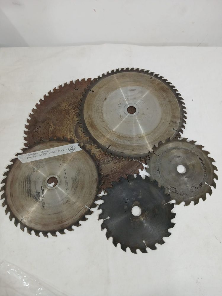 Lote de 5 Sierras Circulares para Madera Usadas