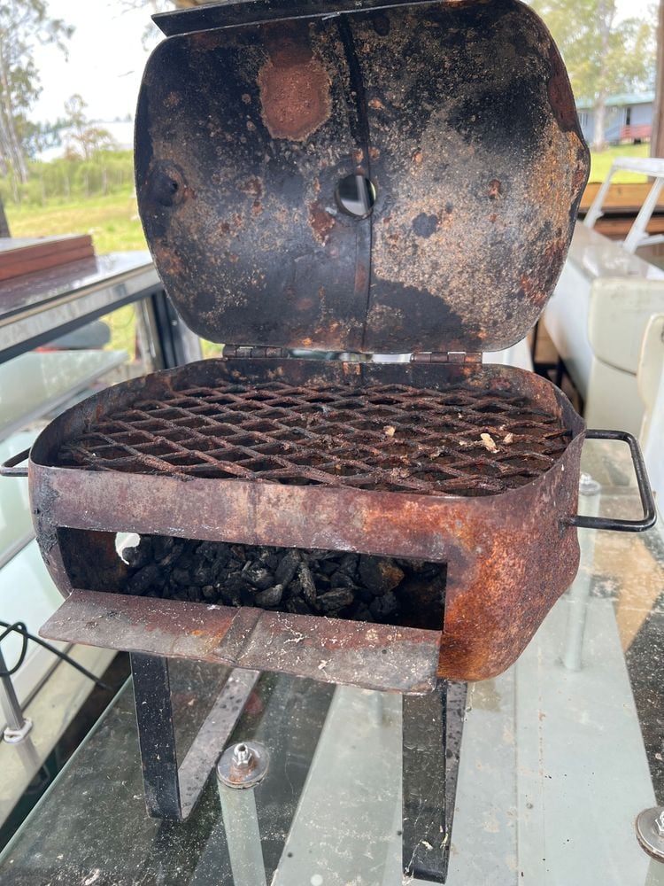 Barbacoa Portátil a Carbón con Rejilla y Patas