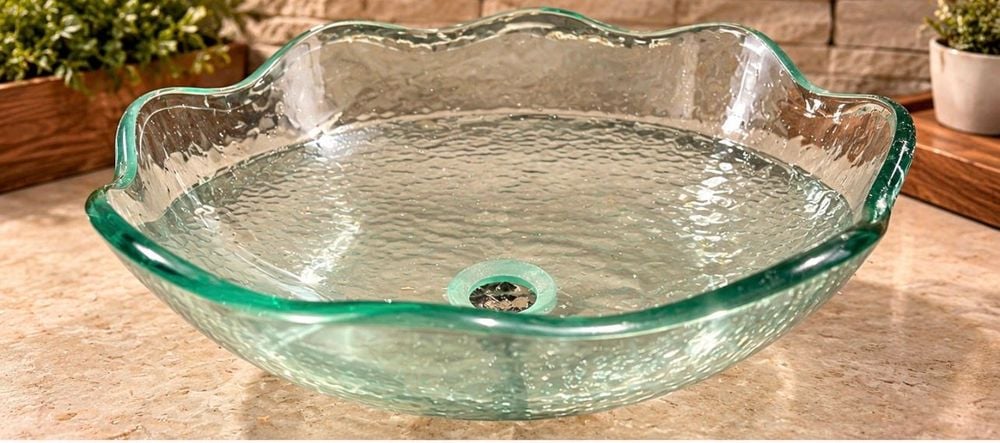 Bacha de Apoyo de Cristal Translúcido Verde Agua con Diseño Floral y Bordes Ondulados