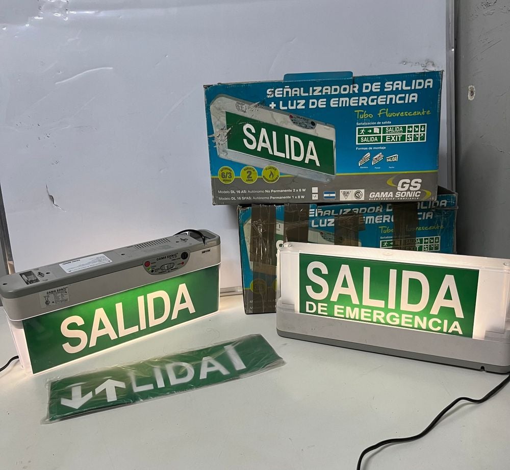 2 Carteles Luminosos de Emergencia "Salida" Gama Sonic