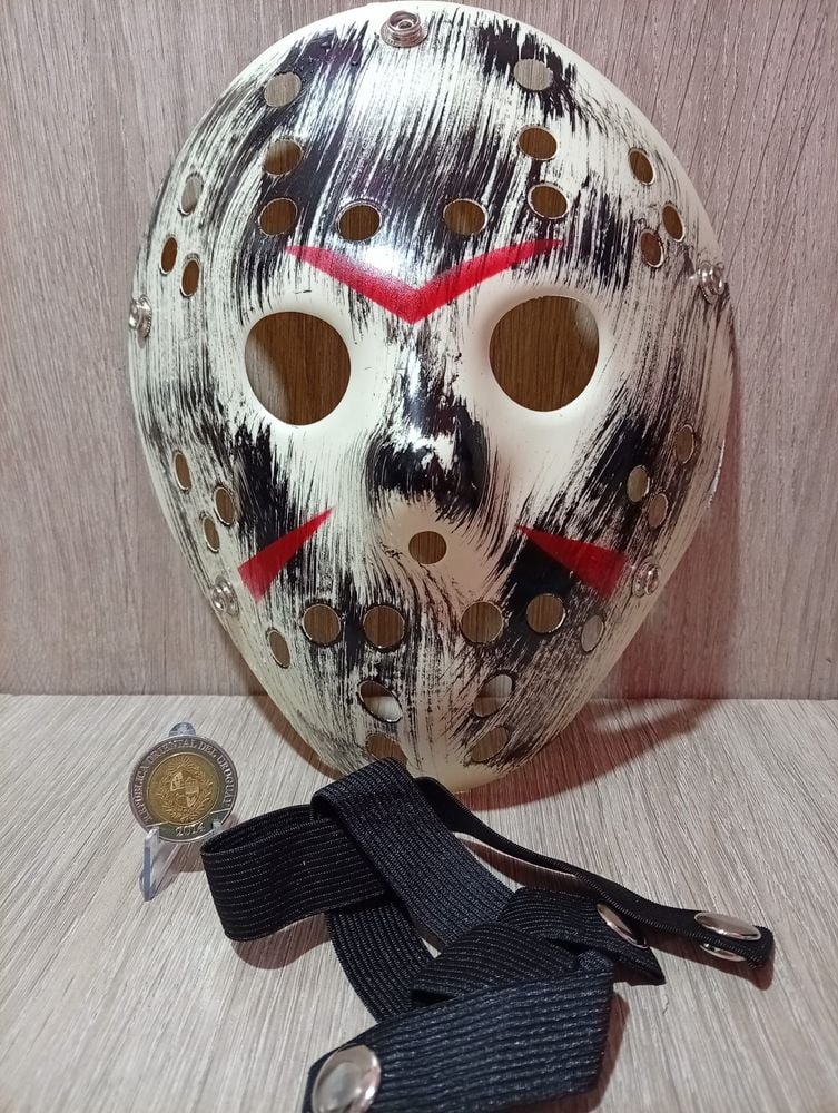 45) Máscara de hockey Para Cosplay o Decoración  ( Jason Voorhees ) Viernes 13 Con sus Correas para Ajustar. Tamaño Adulto