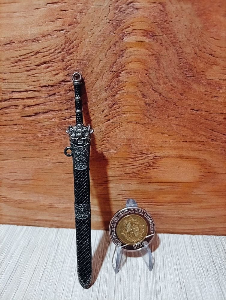 Espada Miniatura o Abrecartas de Metal Estilo Chino Jian