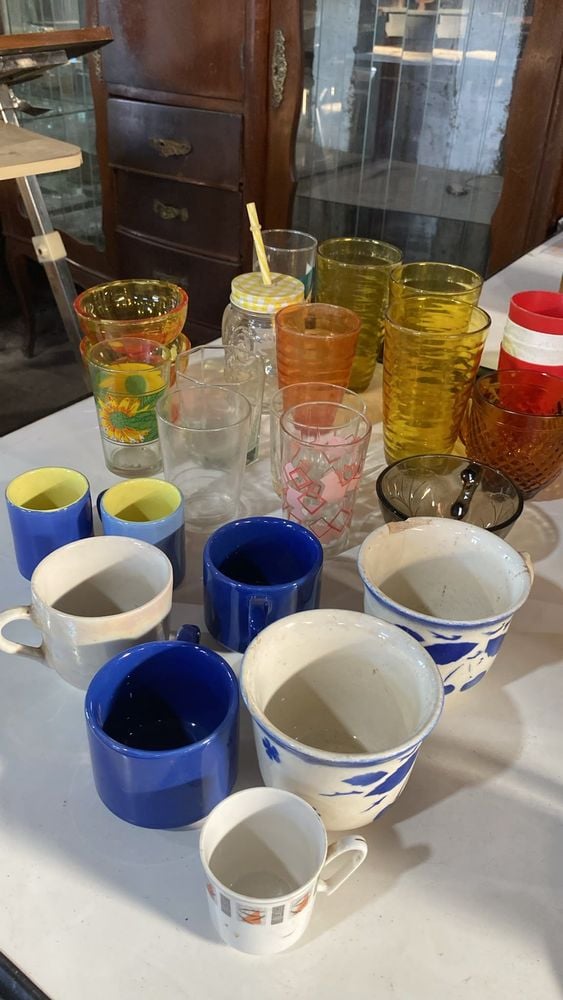 Lote de Vasos y Tazas de Vidrio y Plástico