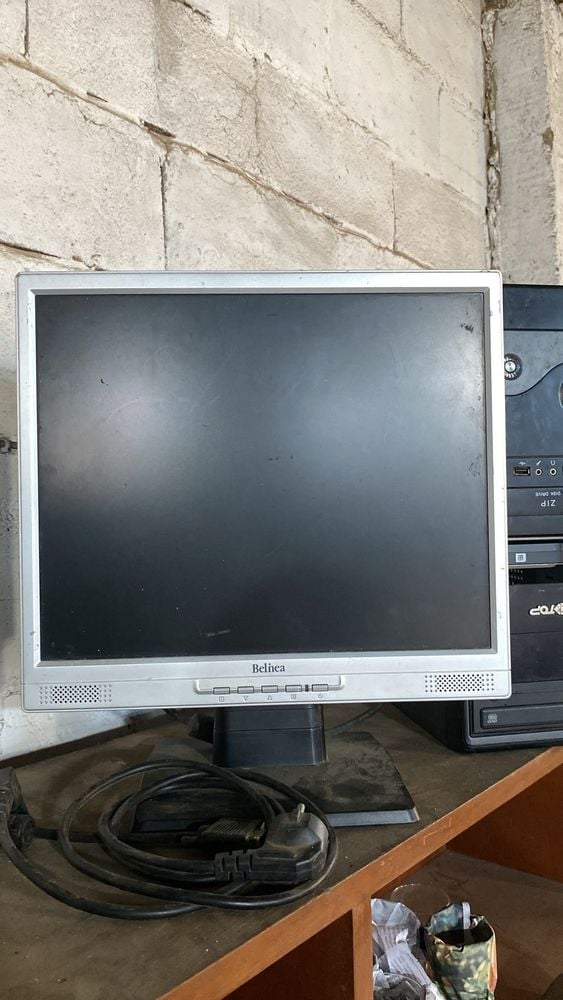 Monitor Belinea de 14 Pulgadas con Entrada VGA