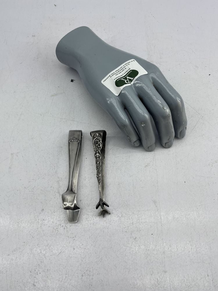 Pinzas para Azúcar de Plata: Una Marcada "800" y Otra Bañada en Plata