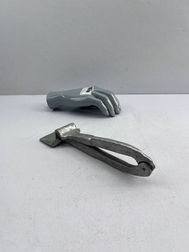 Pinza de Aluminio para Agarrar Objetos Calientes