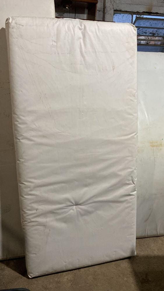 Dos Colchonetas Blancas Pequeñas
