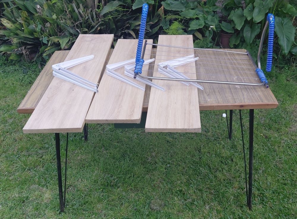 Mesa de Cocina con Cajón, Estantes y Tender