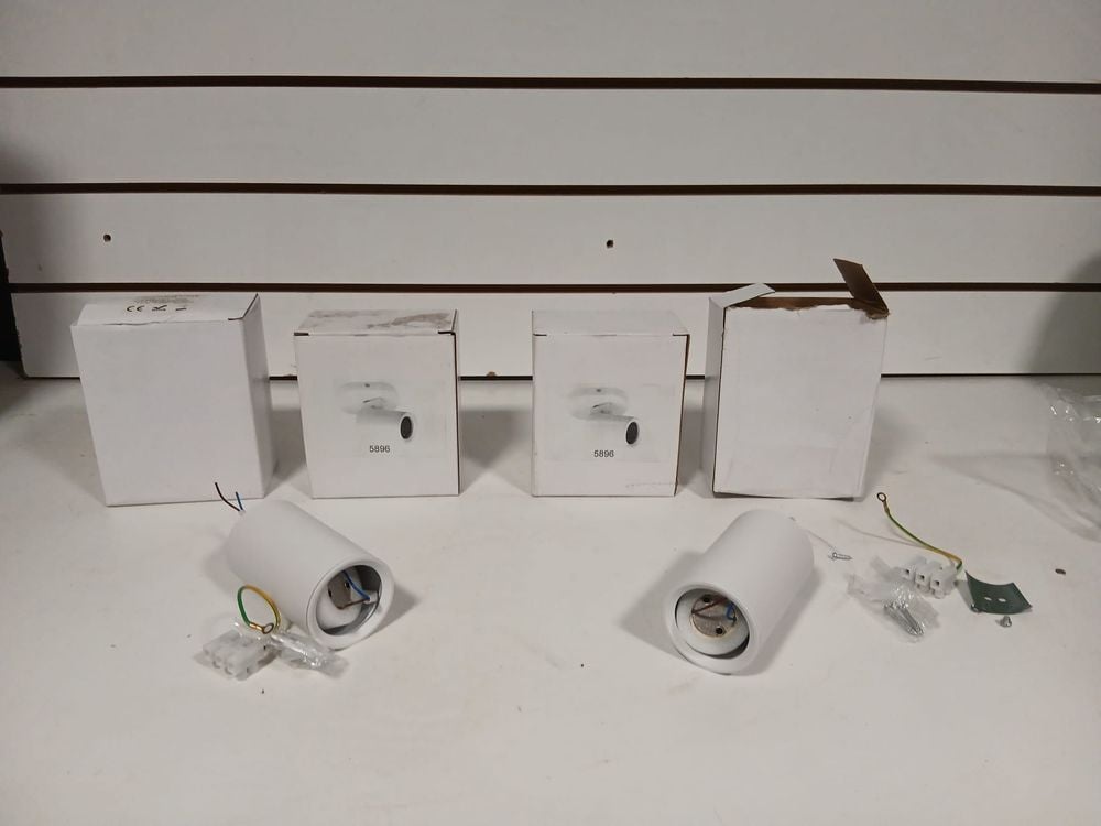 Lote de 14 Focos Reflectores Blancos en Caja