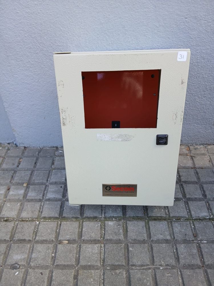 Tablero Eléctrico Metálico Secoin con Ventana