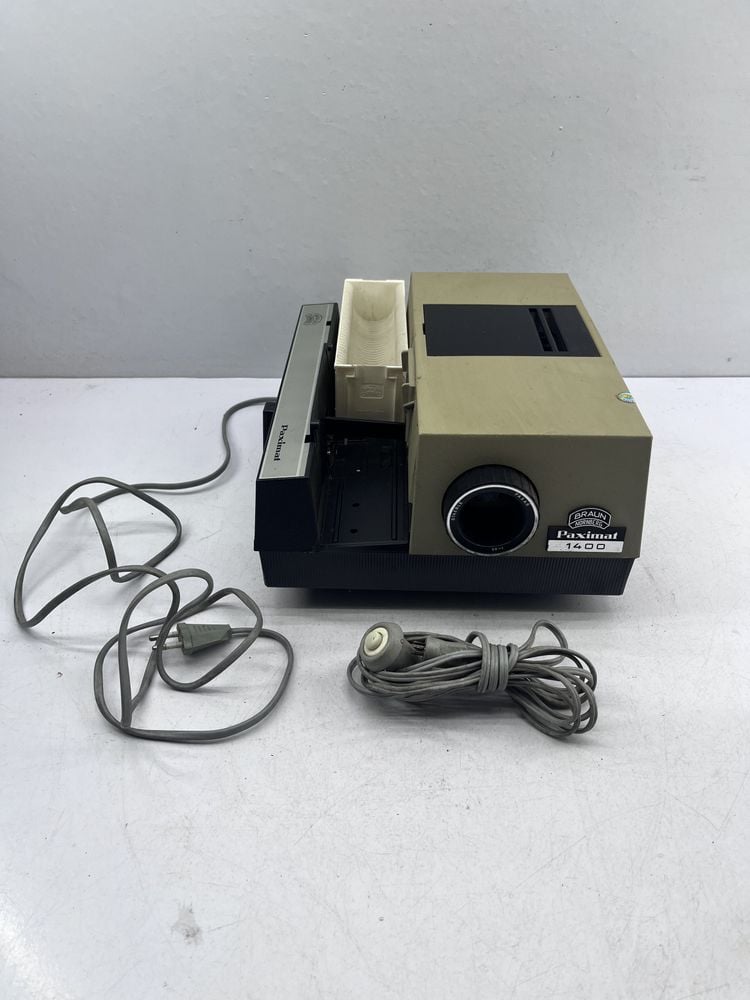 Proyector de Diapositivas Braun Paximat 1400 con Estuche