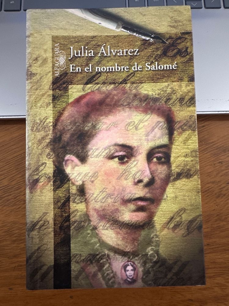 Libro "En el nombre de Salomé" de Julia Álvarez