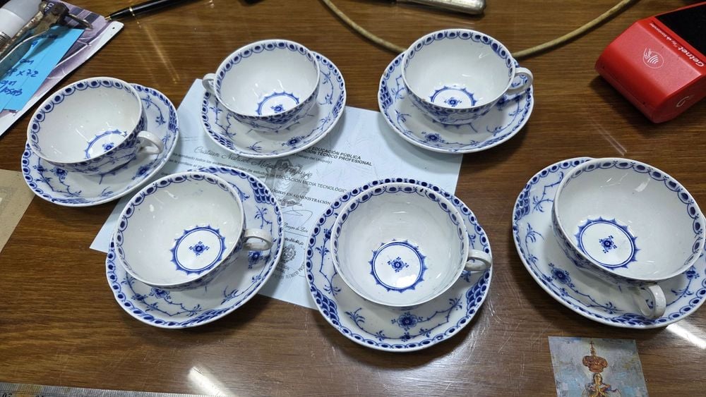 Juego de 6 Tazas con Platos de Porcelana Royal Denmark