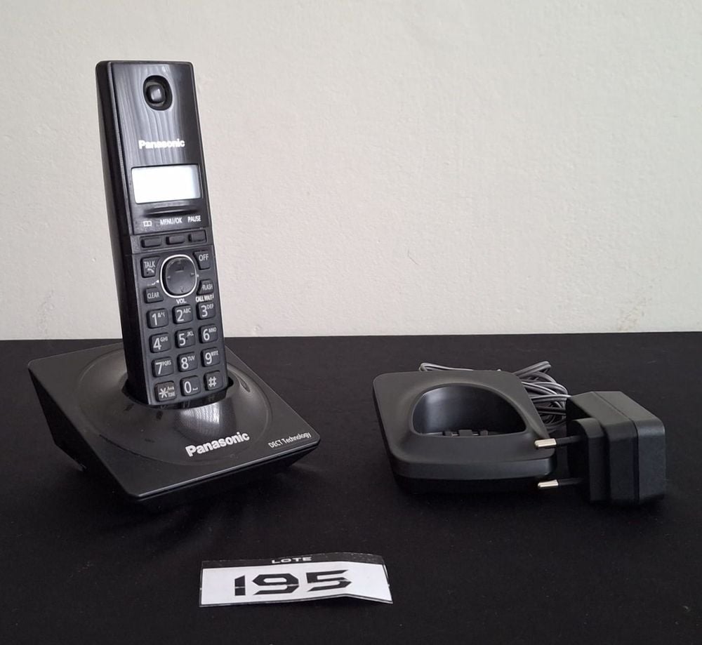 Teléfono Inalámbrico Digital Panasonic KX-TG1711 con Base y Cargador