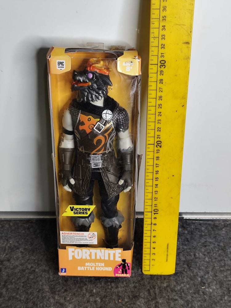 Muñeco Fortnite Molten Battle Hound, Nuevo en Caja